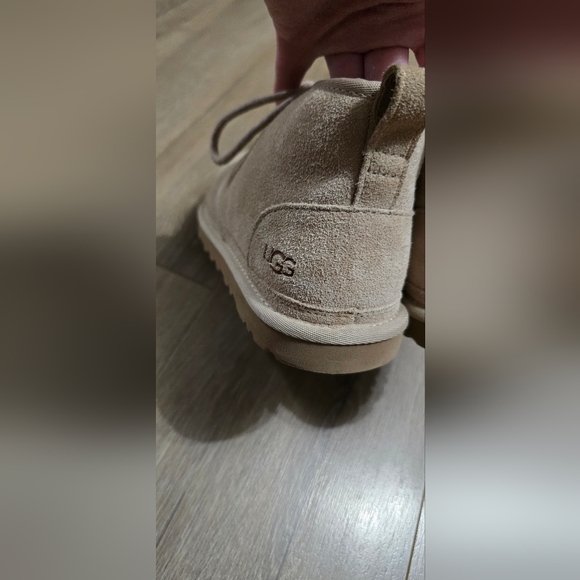 UGG Kids Tan Suede Boots - Picture 6 of 8